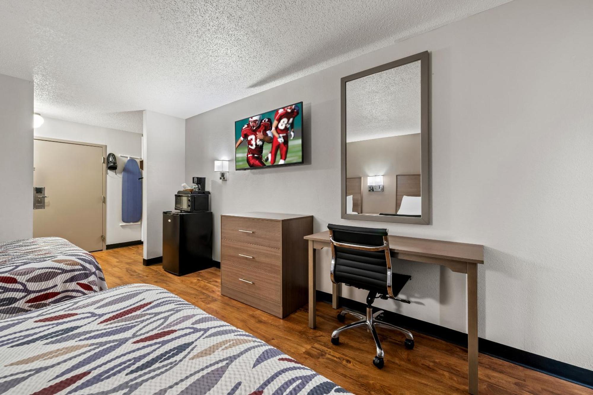 Red Roof Inn Charlotte - University Bagian luar foto